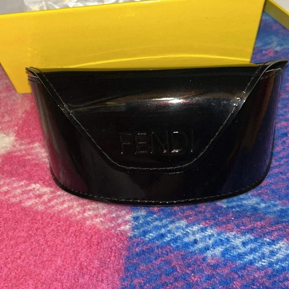 Fendi sunglasses box, cleaner and case. - Picture 3 of 5